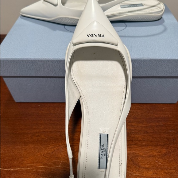 Prada White calfskin Women's slingback flats SZ 39 only worn once w/original box - Picture 1 of 11